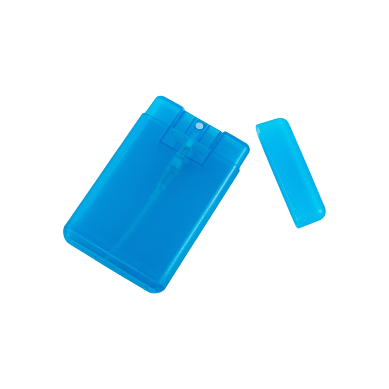 Rozprašovacia fľaša v tvare karty s uzáverom proti prachu